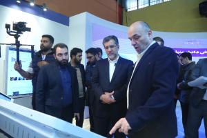 بازدید دکتر خیاطیان از نمایشگاه الگوهای مسیر پیشرفت