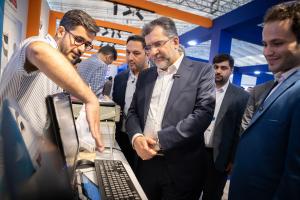 بازدید دکتر خیاطیان از نمایشگاه اینوتکس